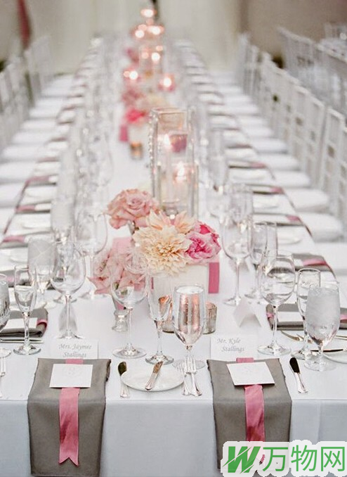 西式婚宴长餐桌鲜花装饰